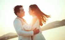 女人愛上男人會(huì)有什么表現(xiàn)？