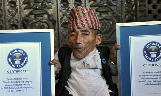 世界上最矮成人男子去世，享年75歲