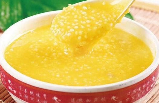 小米有什么養(yǎng)生功效？冬季吃小米養(yǎng)胃補(bǔ)腎