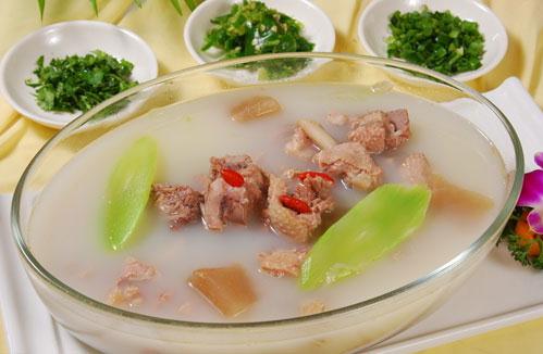 先吃飯還是先喝湯？喝湯的正確方法