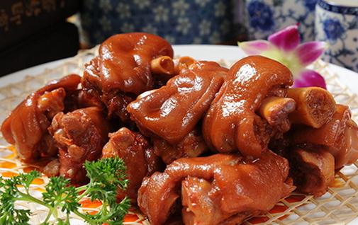 多吃豬蹄可以美容嗎？揭密常見(jiàn)的8大飲食謊言