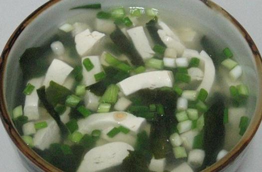 女人冬天喝什么湯養(yǎng)生？四款養(yǎng)生湯的做法