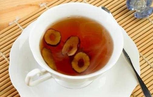 大棗泡水排毒養(yǎng)肝 盤點(diǎn)大棗泡水的8大功效