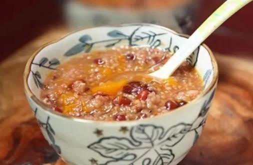 男性貧血吃什么好？男性補(bǔ)血的食療方法