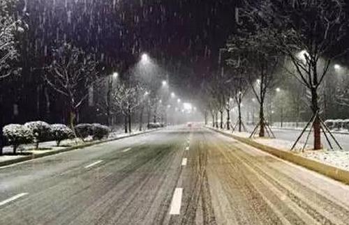 下雪天開(kāi)車(chē) 你需要注意哪些