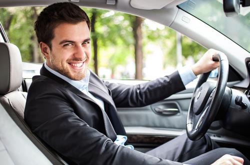 男人開(kāi)車總喜歡這樣 當(dāng)心壞習(xí)慣要了你的命