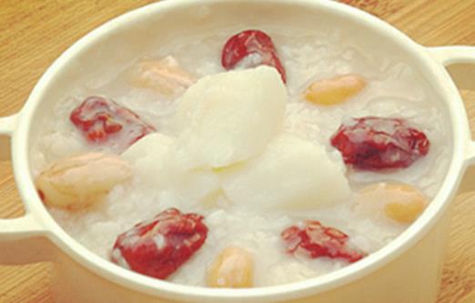女性氣血不足影響容貌 吃什么補(bǔ)氣血好？