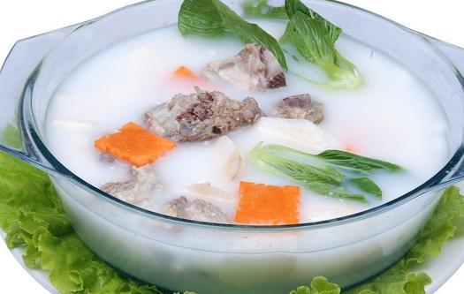 五款養(yǎng)生湯陪你安然過冬