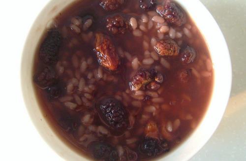 上班族經(jīng)常熬夜飲食調(diào)理方 3款藥膳吃了不疲憊