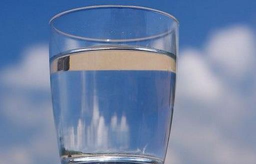 秋季寶寶補(bǔ)水比貼秋膘更重要