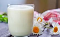 你對(duì)牛奶不耐受嗎？如何解決乳糖不耐受
