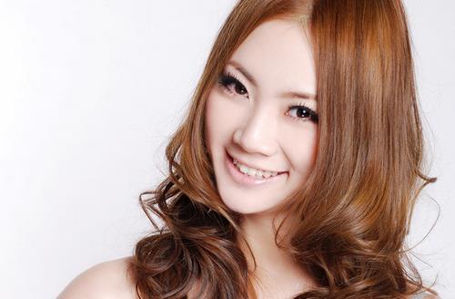 頭發(fā)燙染后怎么護(hù)理