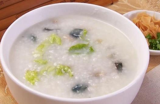 女性熬夜吃什么好？5款湯羹助你排毒養(yǎng)顏