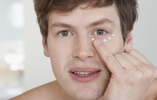 抽煙的男性應(yīng)如何護膚？
