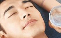 男士要選對(duì)適合自己的化妝品