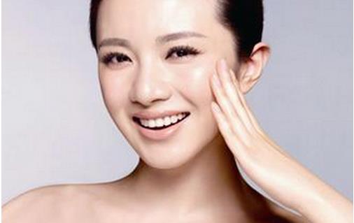 女人該如何對(duì)抗面部衰老