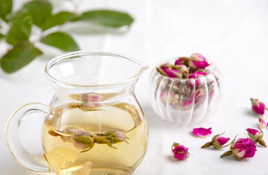 4種花茶最養(yǎng)顏 菊花排毒加玫瑰祛斑快