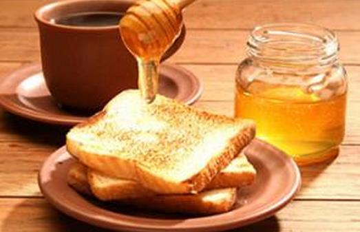排毒養(yǎng)顏吃什么？蜂蜜牛奶要多吃