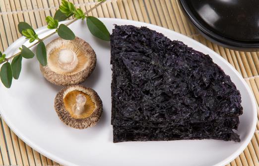 常吃這7類(lèi)食物 秋季也能擁有水嫩雙唇