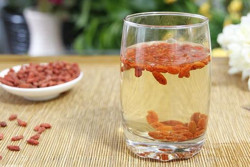 枸杞泡水喝好處多 季節(jié)不同養(yǎng)生功效不同