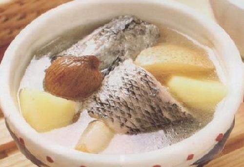 吃什么去黑眼圈？四款湯喝掉黑眼圈
