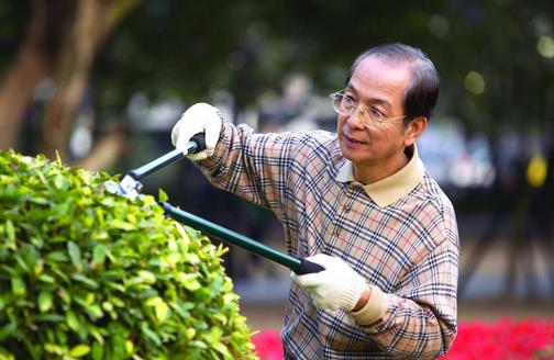 老人堅(jiān)持8個(gè)習(xí)慣能長(zhǎng)壽