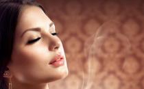 黃皮膚美女玩轉(zhuǎn)粉嫩彩妝 選對色彩很重要！