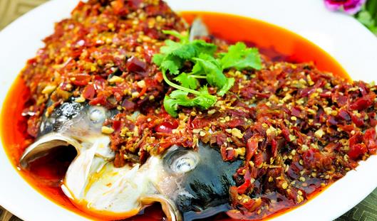 魚頭有什么營養(yǎng)功效？魚頭哪里不能吃？