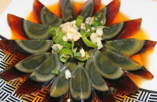 皮蛋怎么切不粘刀？怎么辨別松花蛋？