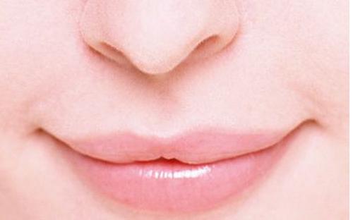 女人唇色隱藏身體健康