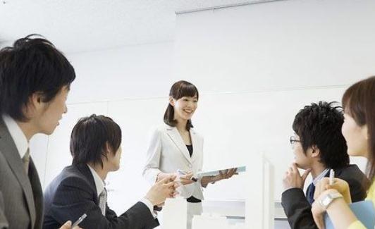 職場(chǎng)菜鳥別傻傻做炮灰