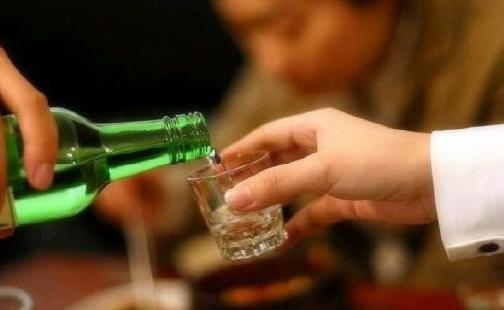 男人怎樣喝酒才能減小危害