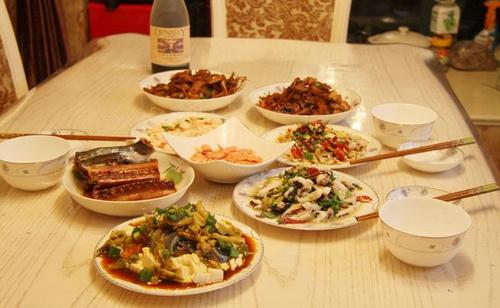 夏季拉肚子如何通過(guò)飲食調(diào)理