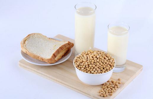 女性長期喝豆?jié){易得乳腺癌嗎？