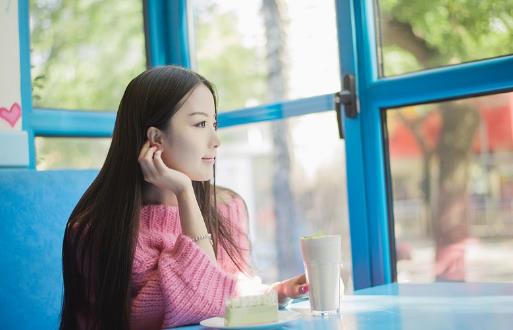 如何看出女人是否對(duì)你有意思？