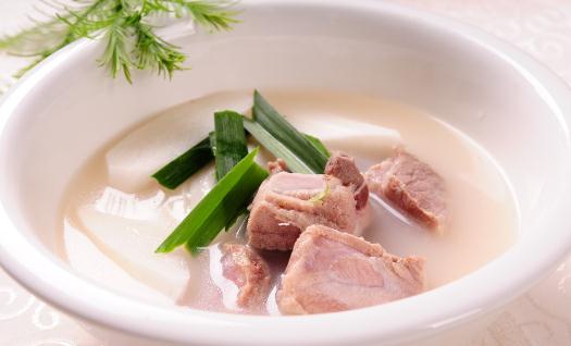 煲排骨湯不放鹽補(bǔ)鈣效果更好哦！