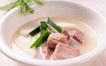 煲排骨湯不放鹽補(bǔ)鈣效果更好哦！
