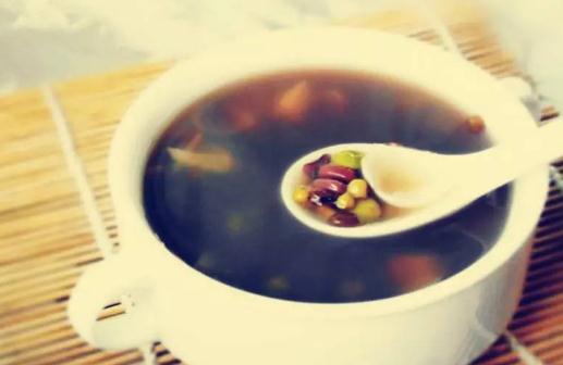 夏季營(yíng)養(yǎng)解暑湯的做法