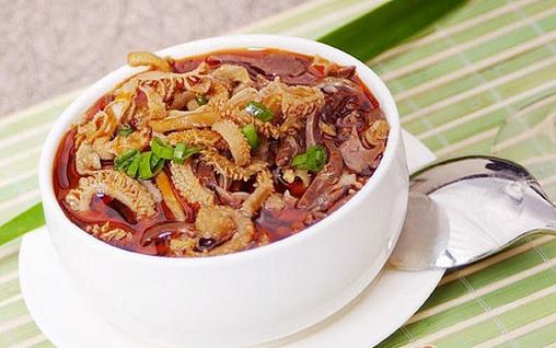 冬季來(lái)一碗美味的羊雜湯吧！
