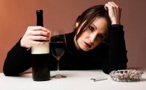 女人抽煙又喝酒？對(duì)卵子危害大！
