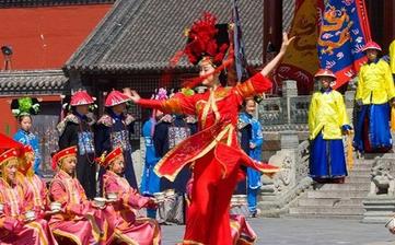【滿族】滿族簡(jiǎn)介_滿族傳統(tǒng)節(jié)日_滿族的風(fēng)俗習(xí)慣_滿族服飾_滿族文化 【滿族】滿族簡(jiǎn)介_滿族傳統(tǒng)節(jié)日_滿族的風(fēng)俗習(xí)慣_滿族服飾_滿族文化