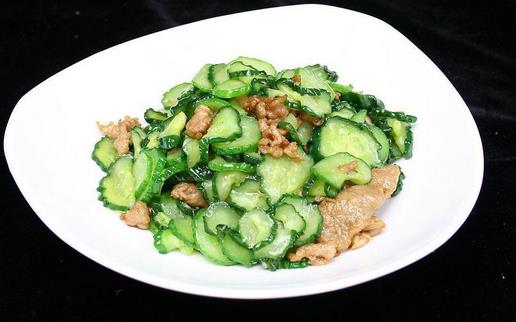 炒菜應該什么時候放鹽？