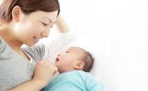 如何訓(xùn)練寶寶抓東西？