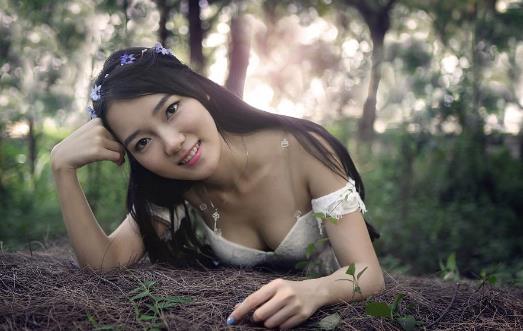 青春期少女什么時候開始戴文胸？