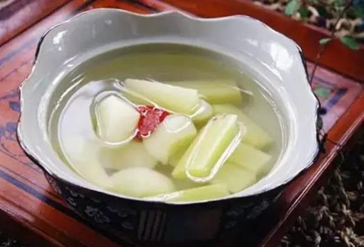吃甘蔗的好處 甘蔗性寒控制食用量在200克左右