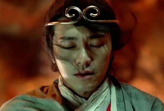 男人暗戀女人的10大信號反應(yīng)及表現(xiàn)