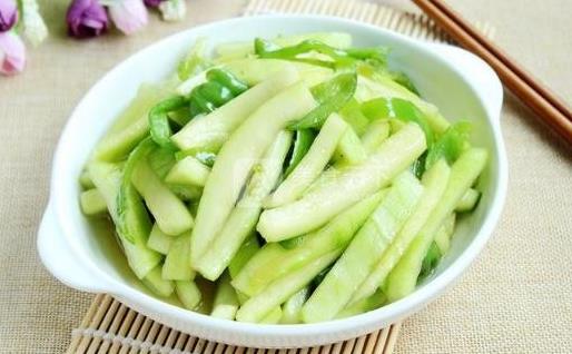 孕婦吃西瓜注意 盡量選靠瓜皮部分