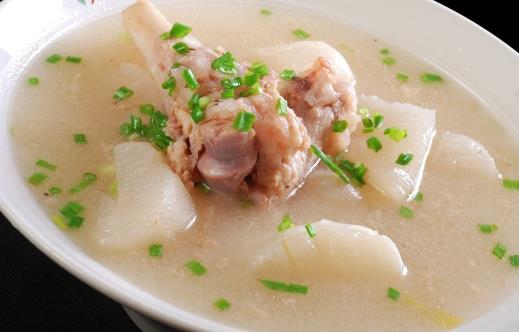 春季喝湯也養(yǎng)生 這十四碗營(yíng)養(yǎng)養(yǎng)生鮮湯大家干了