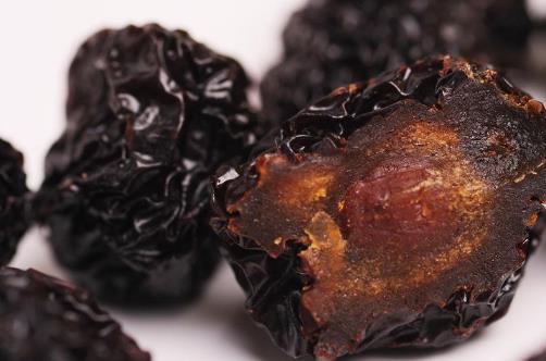 黑棗紅棗大不同，黑棗都有什么好處？
