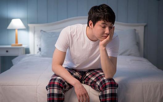 失眠睡不著怎么辦？專家：那就試試六字訣，六個字簡單易